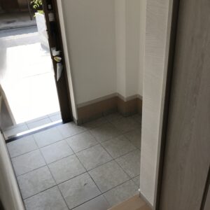 (玄関)